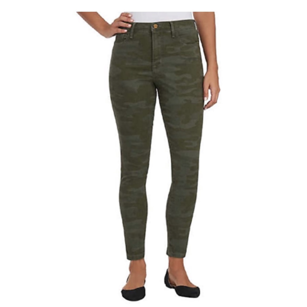 Social Standard by Sanctuary Camo Jeans 12/31